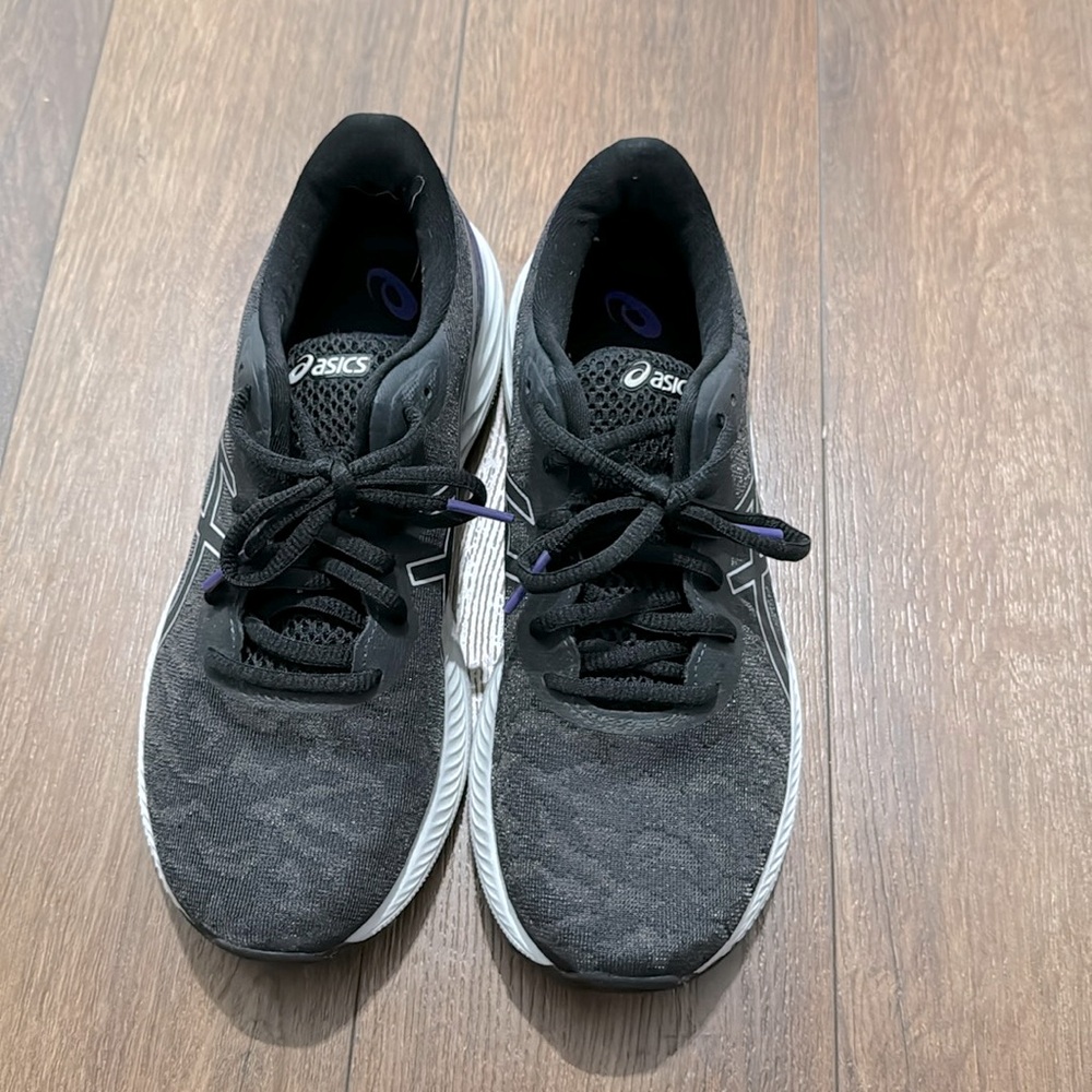 ASICS Gel Excite 8, Size 7